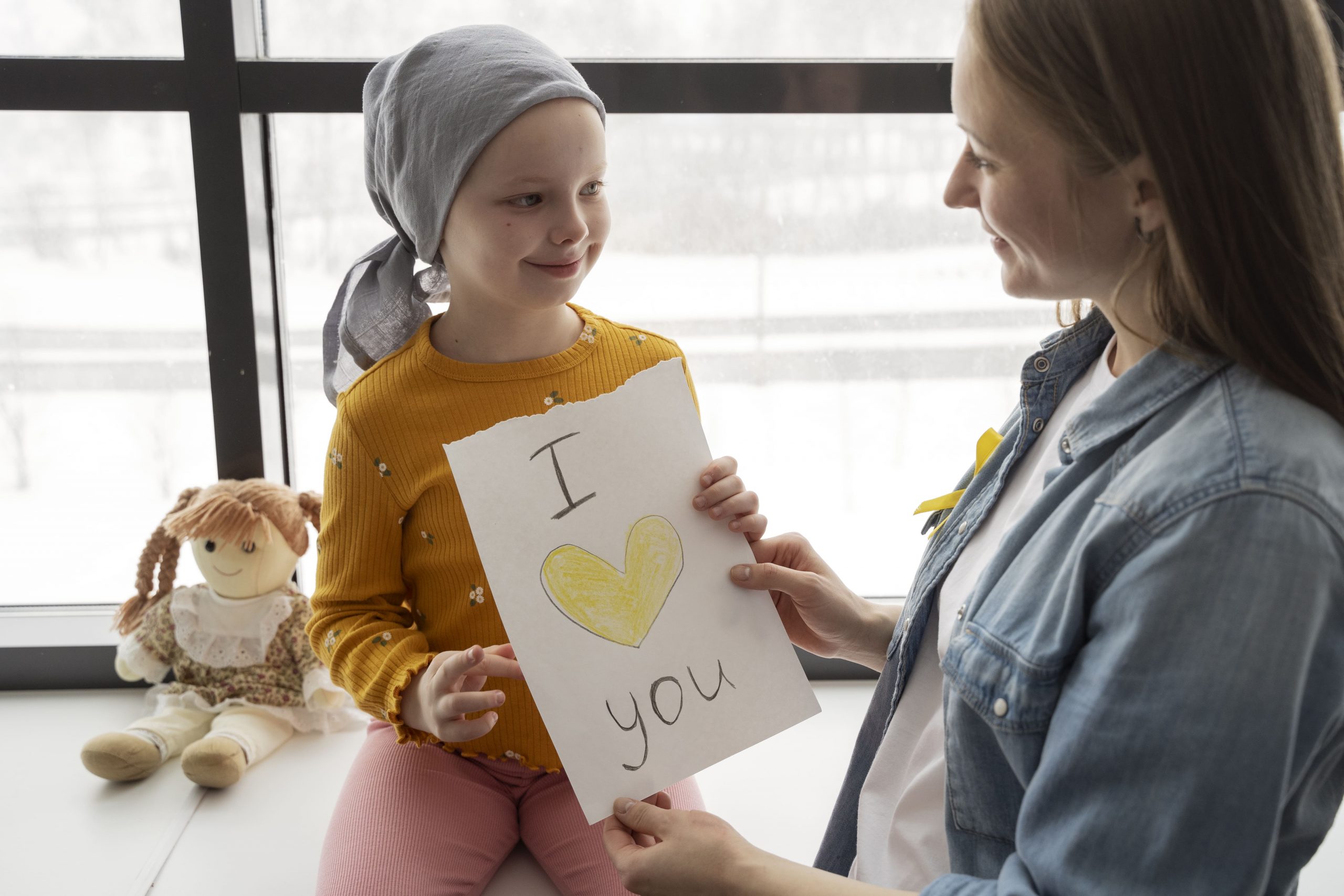 mom-spending-time-with-her-child-while-in-therapy (1)
